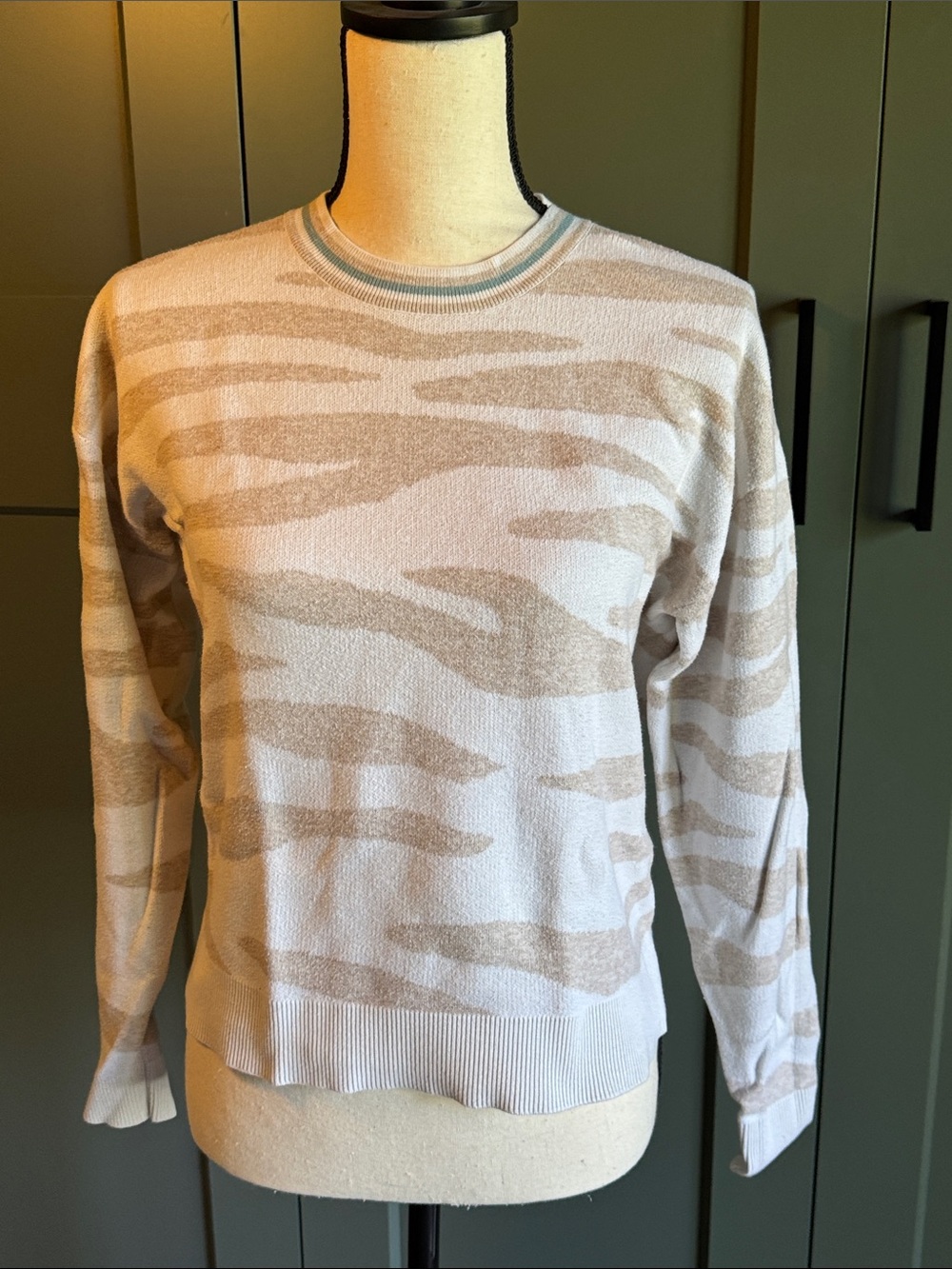 Splendid Cream and Beige Zebra-Pattern Crewneck Sweater